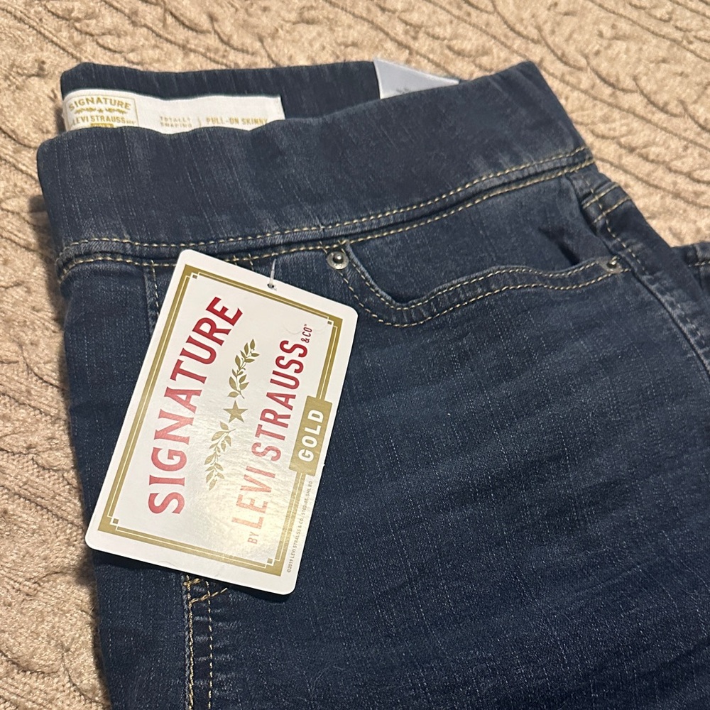 Signature by Levi Strauss Women's Dark Blue Jeggings